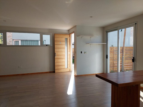 Venta Dúplex De 2 Dormitorios En Gonnet L Calle 28 Entre 494 Y 495