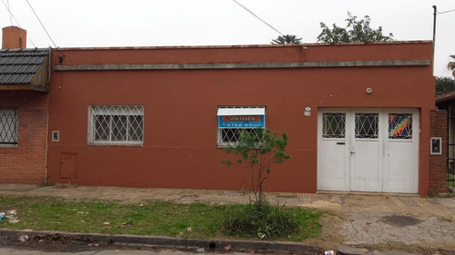 Imagen 1 de 13 de Casa 4 Amb Sobre Lote Propio. Oportunidad