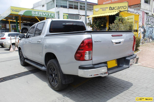 Imagen 7 de 25 de Toyota Hilux 2.8 Srv