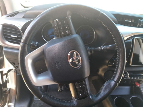 Toyota Hilux 2.7 Srv Cab. Dupla 4x2 Flex Aut. 4p