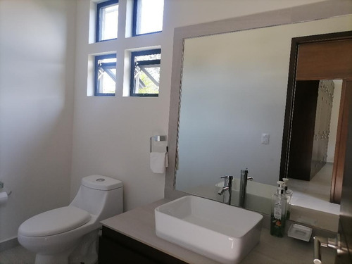 Imagen 8 de 23 de Venta De Dos Casas Con Loft Independiente En Blvd De La Luz