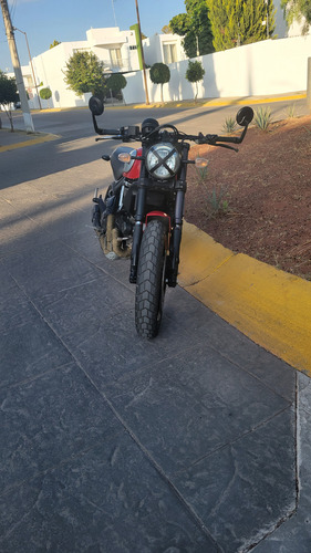 Ducati Scrambler 800 Modificada A Independent