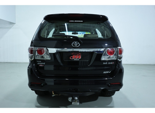 Toyota Hilux SW4 3.0 SRV 4X4 7 LUGARES 16V TURBO INTERCOOLER DIESEL 4P AUTOMÁTICO