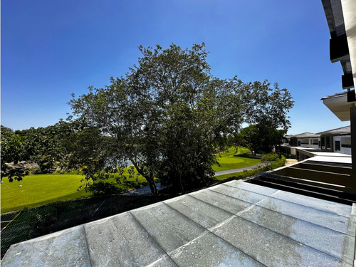 Renta De Residencia En Yucatán Country Club, A Estrenar