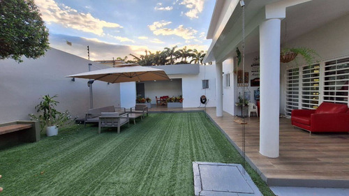 Casa Impecable En Venta En El Trigal Sur Calle Cerrada, Dj