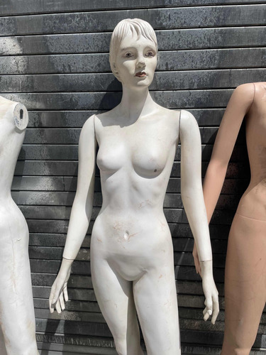 Maniquíe Mujer En Fibra De Vidrio Cuerpo Entero Sin Base