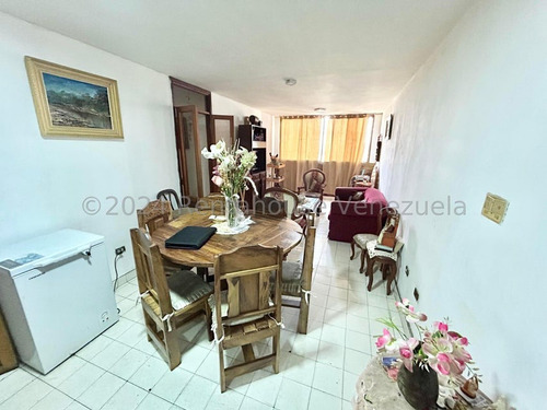 Apartamento En Venta En Las Trinitarias Este De Barquisimeto, Lara M /* C %% R E F 24-21509