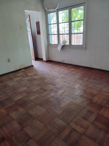Casa Metro Hospitales, 3 Dor + 1 Baño, Gran Estacionamiento