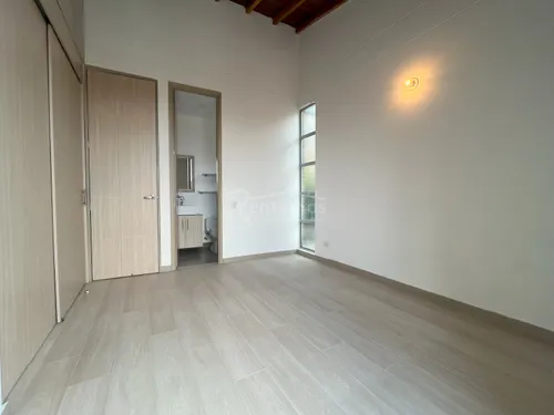 Casa En Arriendo En Loma Del Atravesado. Cod A776020