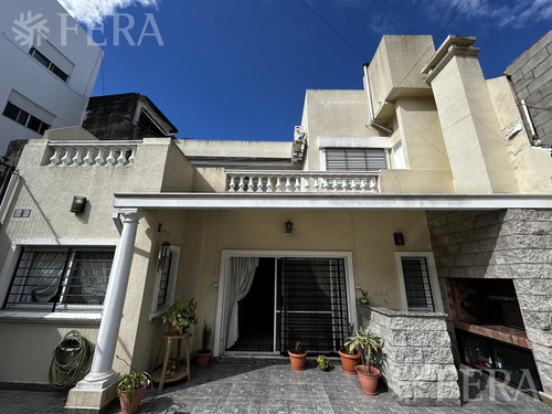 Venta Casa De 5 Ambientes Con Patio Y Cochera En Wilde