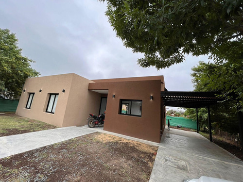 Casa En Venta En Los Alcanfores, Pilar