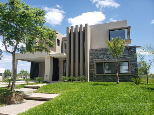 Puertos Del Lago - Casa En Venta Barrio Vistas