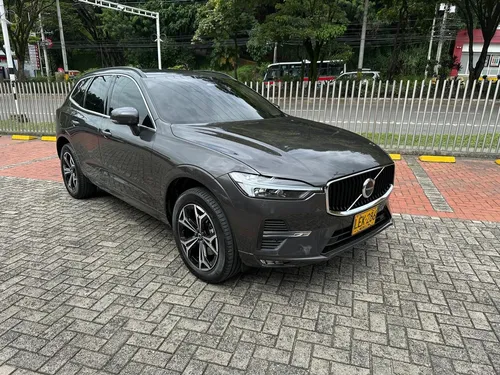 Volvo XC60 2.0 B5 Momentum Hybrida At 4x4