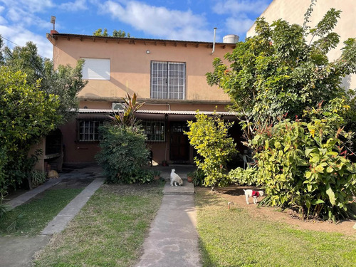 Imagen 1 de 7 de Venta Casa Sobre 220 M2 Proximo Al Acceso Oeste - Moreno Norte