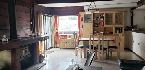 Imagen 3 de 17 de Casa Reciclada 3 Dormitorios Con Amplio Fondo + Casa De 1 Dormitorio