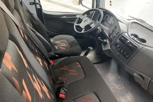 Caminhão Mb Atego 1719 4x2 25/25 Cabine Suplementar