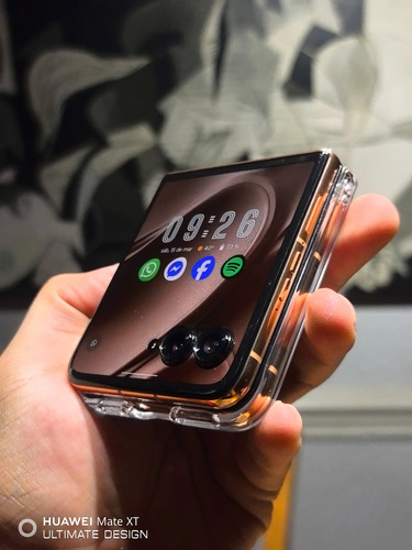 Motorola Razr 50 Ultra 256gb Color Moca Mousse En Caja Chocolate (Usado)