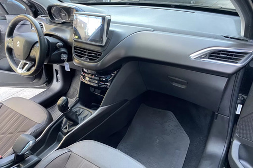 Peugeot 2008 1.6 Feline