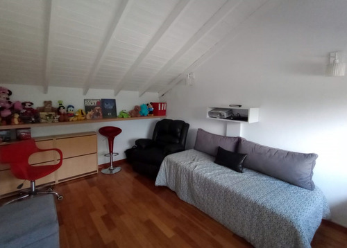 Amenedo Al 600 Adrogue Triplex Excelente Jardin Parrilla Doble Coch 3 Dorm