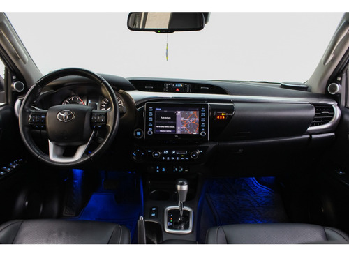Toyota Hilux 2.8 D-4D TURBO DIESEL CD SRX 4X4 AUTOMÁTICO