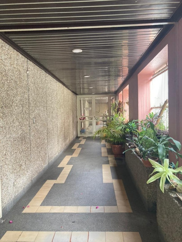 Se Vende Apto 99m2 3h/2b/1pe La Urbina
