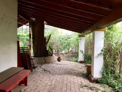 Casa Colonial Impecable En Un Lindo Lote Parquizado En Venta