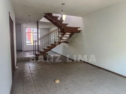 Alameda: Casa Nueva, Amplia Y Cómoda En Circuito Privado
