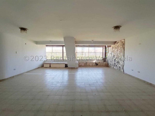 Imagen 3 de 17 de Penthouse En Venta Los Jardines Urb San Jacinto, Maracay 23-20479 Hc