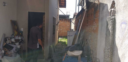 Imagem 1 de 12 de Vende Se Casa Individual