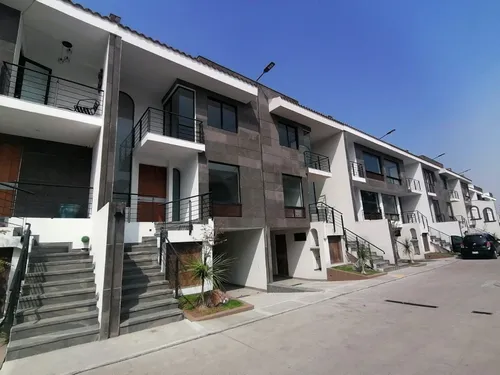 Increíble Casa Con Alberca Y Salón De Eventos