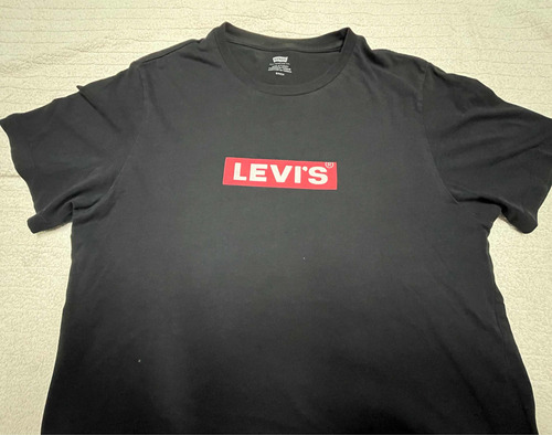 Remera Negra Levis Talle S