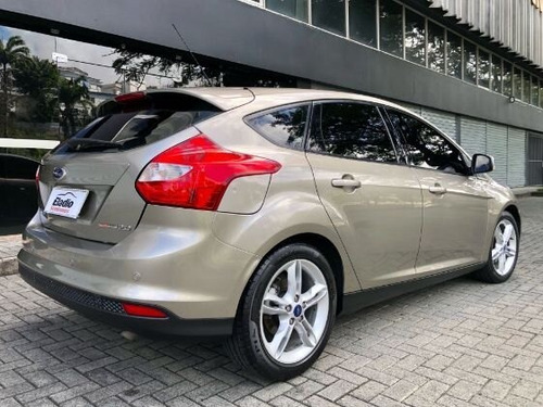 Imagem 3 de 9 de Focus Hatch Se Plus 2.0 16v Powershift
