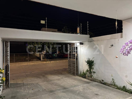 Casa En Venta En Remate En Punta Norte, Colima