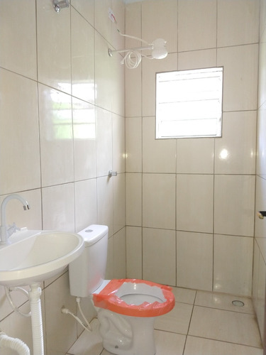 Imagem 11 de 14 de Casa Em Mongaguá , Casa Nova Com Quintal Espaçoso .