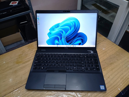 Laptop Dell Precision 3540 I7 8va 8gb Ram 256gb Ssd Radeon P