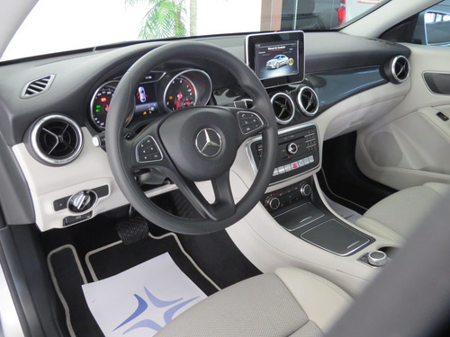 Mercedes-benz Cla 180 1.6 Cgi Gasolina 7g-dct