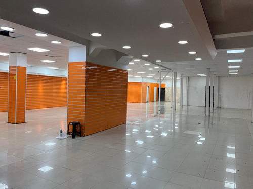 Local Comercial De 500m2 A Media Cuadra De Plaza De Armas