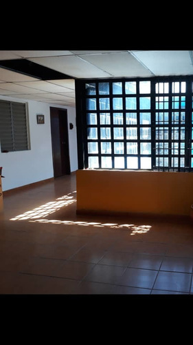 Imagen 5 de 12 de Casa Con Local Comercial En San Blas (a Una Cuadra De La Av. Lara)