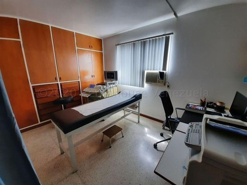 Imagen 3 de 10 de Funcional Oficina Remodelada En Venta - Urb La Campiña