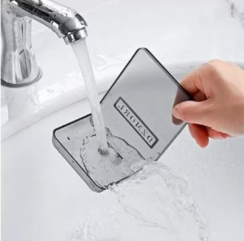 Escova Sanitária Com Alto Adesivo Na Parede