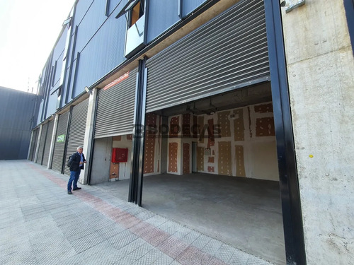 Arriendo Local Comercial 79m² Recoleta - Sector Vega Central