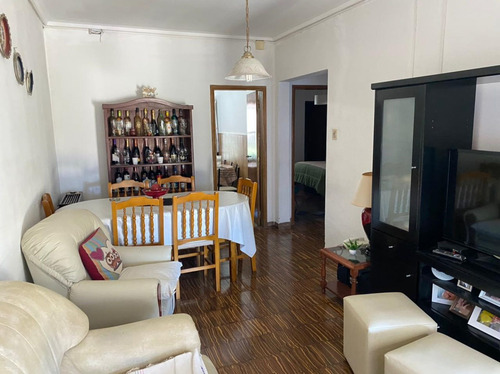 Casa En Venta 2 Dormitorios Y Parque. La Plata