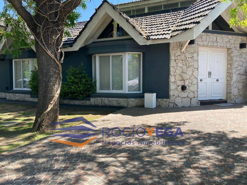 Casa En Venta En Country Banco Provincia