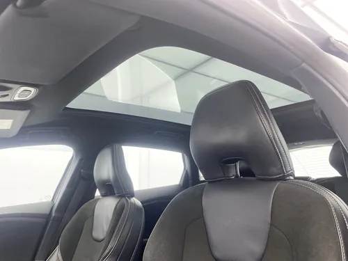 Volvo V40 2.0 T4 Drive-E R-DESIGN AT