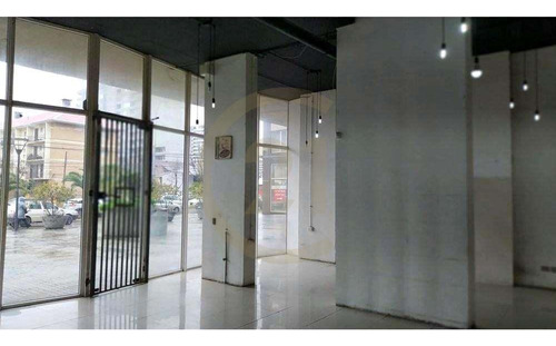 Arriendo Local Comercial  N° 04  - Av Los Carrera