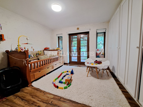 Amplios Espacios. Casa Chilena En Chicureo