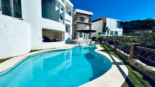 Renta Casa Santorini Con Vistas Expectaculares En 4 Habitaciones Con Baño De Un Stilo Único En Su Tipo, Alberca Climatizada Y Jardín Bonito. Todos Los Servicios En Fracc Rancho San Diego Ixtapal Sal