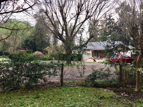 Casa Colonial Impecable En Un Lindo Lote Parquizado En Venta