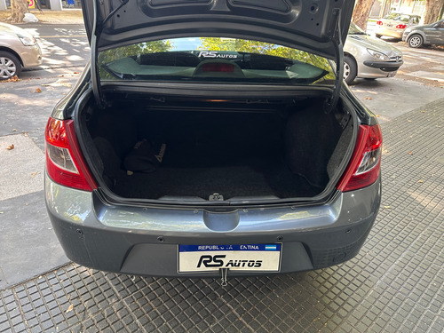 Renault Symbol 1.6 Connection