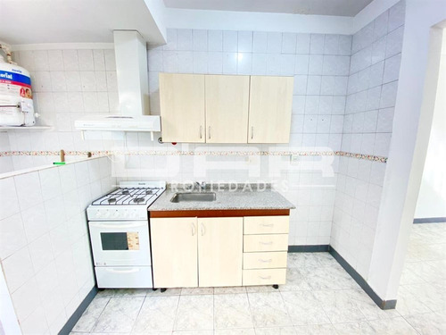 Imagen 7 de 16 de 3 Amb Pb Frente Con Patio! Impecable ***bajas Expensas*** - Bragado 5500